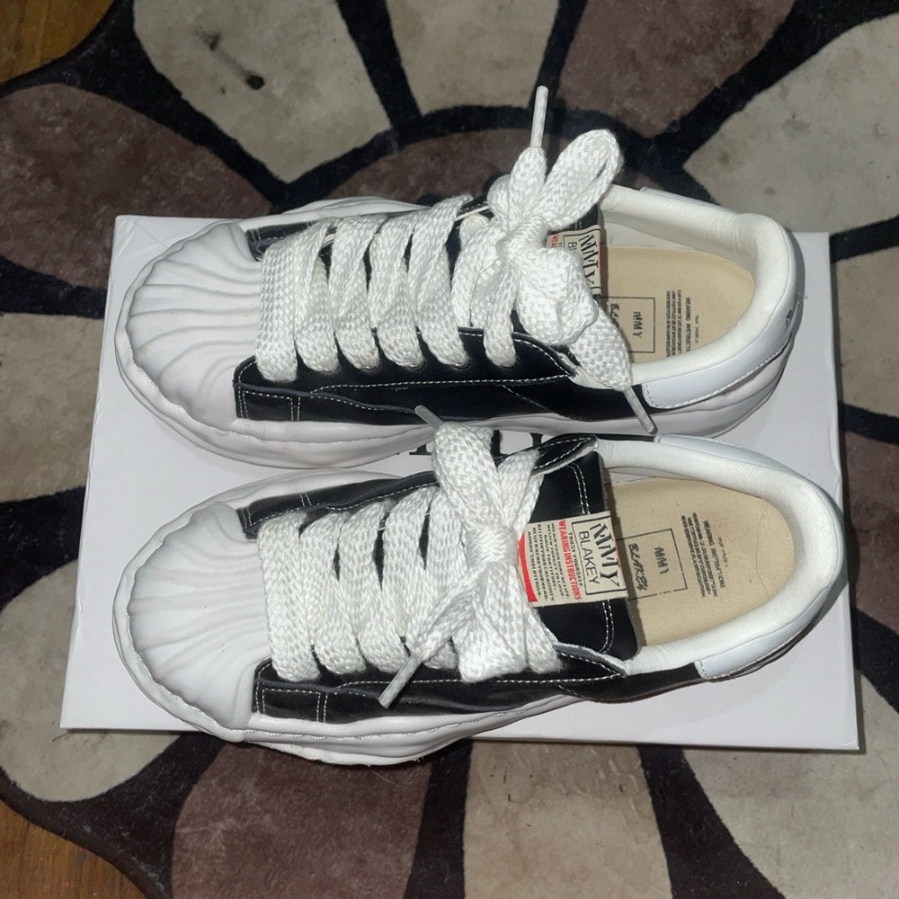 Black and White MMY Blakey Sneakers